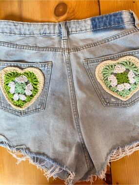 Wild Fable 100% Cotton Denim Shorts | Granny Square Heart Pockets | Size 10